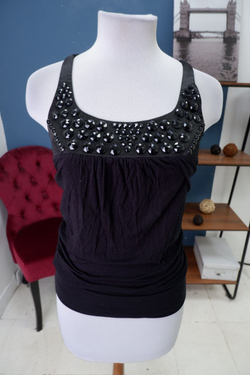 Топ Lipsy со стразами 40 размер