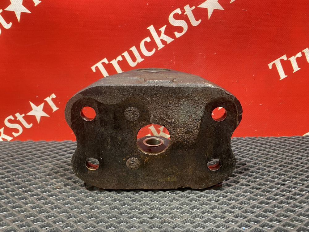 Кронштейн рессоры передней 2020г