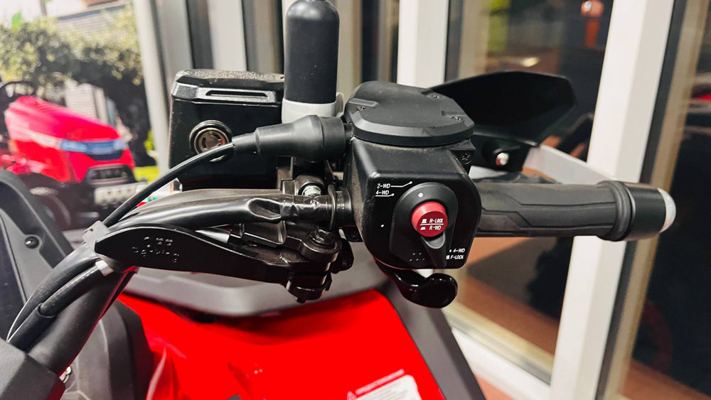 Квадроцикл ТАВРИДА SFA 1000 красный