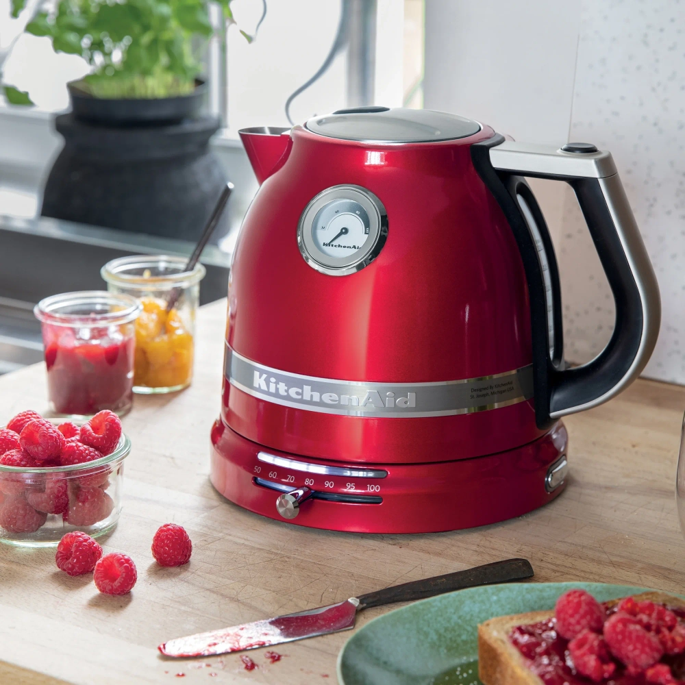 KitchenAid Электрический чайник Artisan 1,5 л карамельно-красный EAN 5413184151119