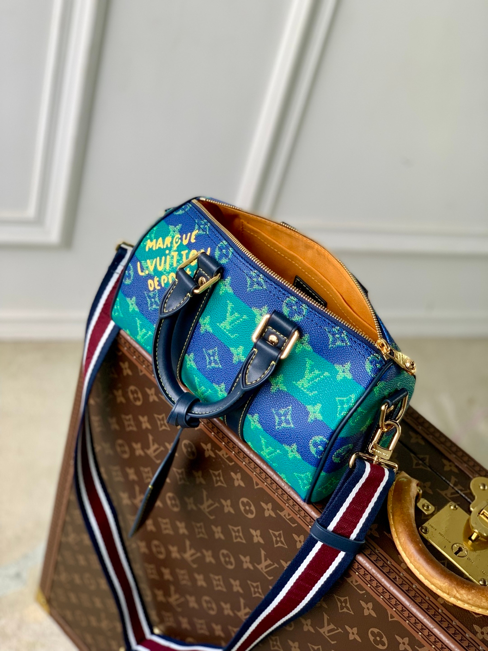 Louis Vuitton Keepall 25
