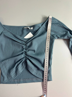 Топ Laatu короткий, маркировка S, визуально 44 размер