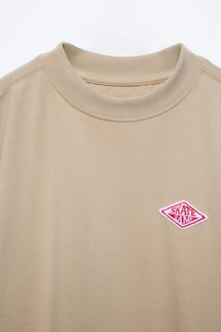 ZARA ФУТБОЛКА С НАШИВКОЙ, РЫЖЕВАТО-КОРИЧНЕВЫЙ