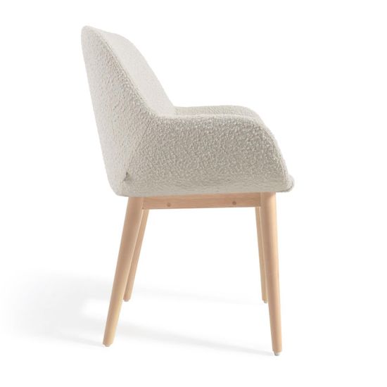 Стул Konna из белой ткани букле с ножками из массива ясеня La Forma Испания 