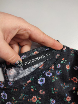 Джемпер Terranova с цветами 42 размер