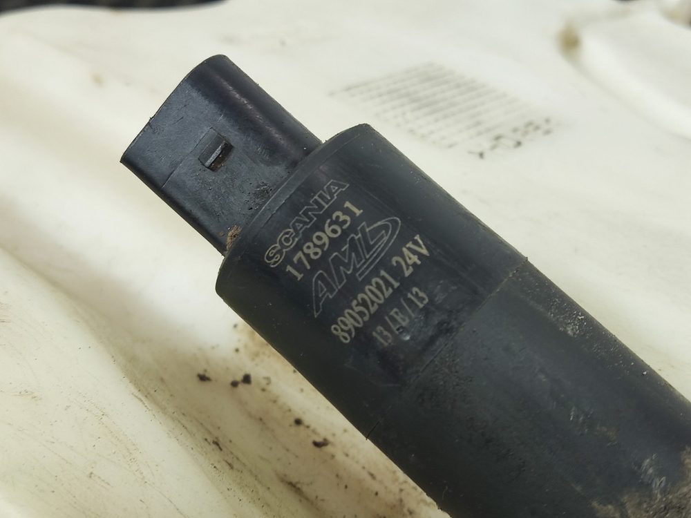 Бачок омывателя лобового стекла