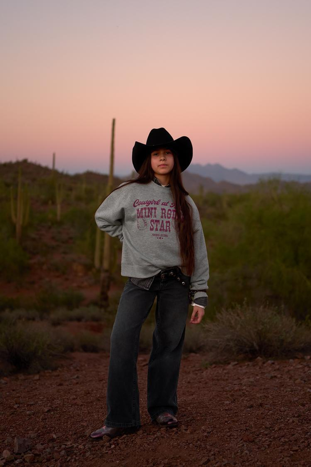 ZARA ТОЛСТОВКА С НАДПИСЬЮ COWGIRL, СЕРЫЙ МЕЛАНЖ