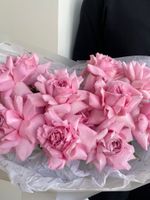 Букет из 13-ти вывернутых роз