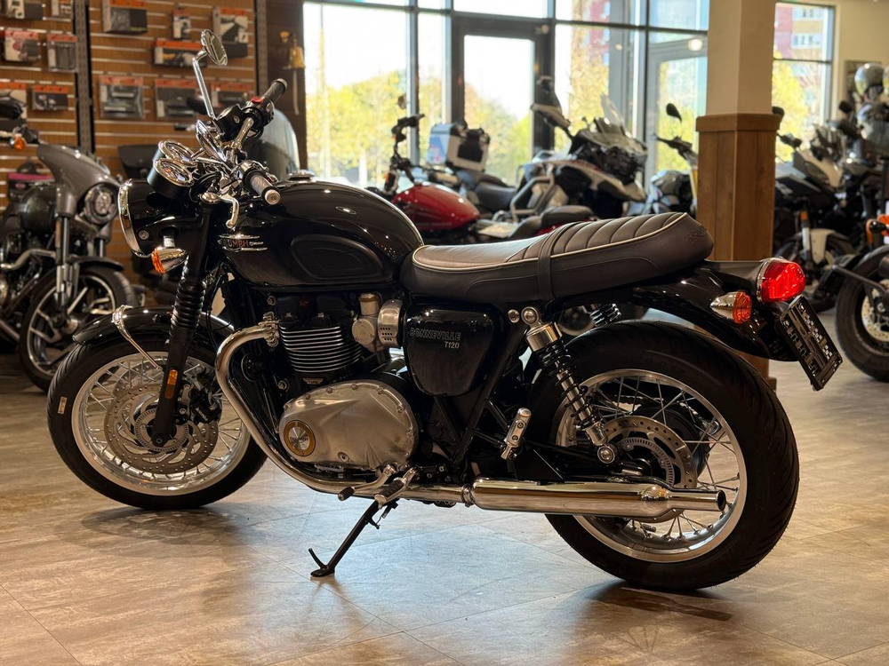 Triumph Bonneville T120, 2024
