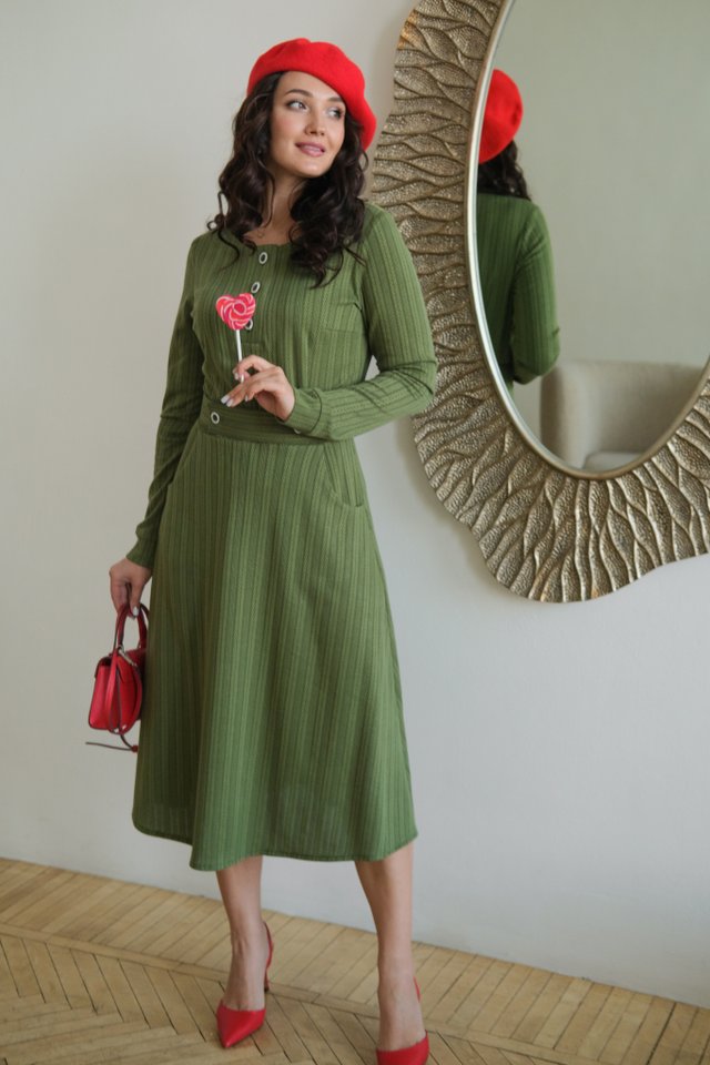 Зеленое платье из вискозы