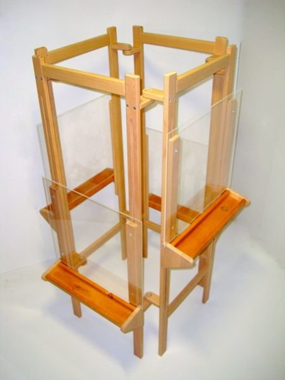 Прозрачный мольберт многосторонний