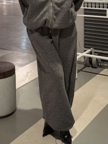 Теплый спортивный костюм в сером цвете