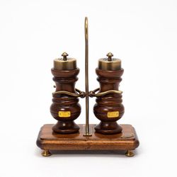 Capanni Подставка под соль и перец