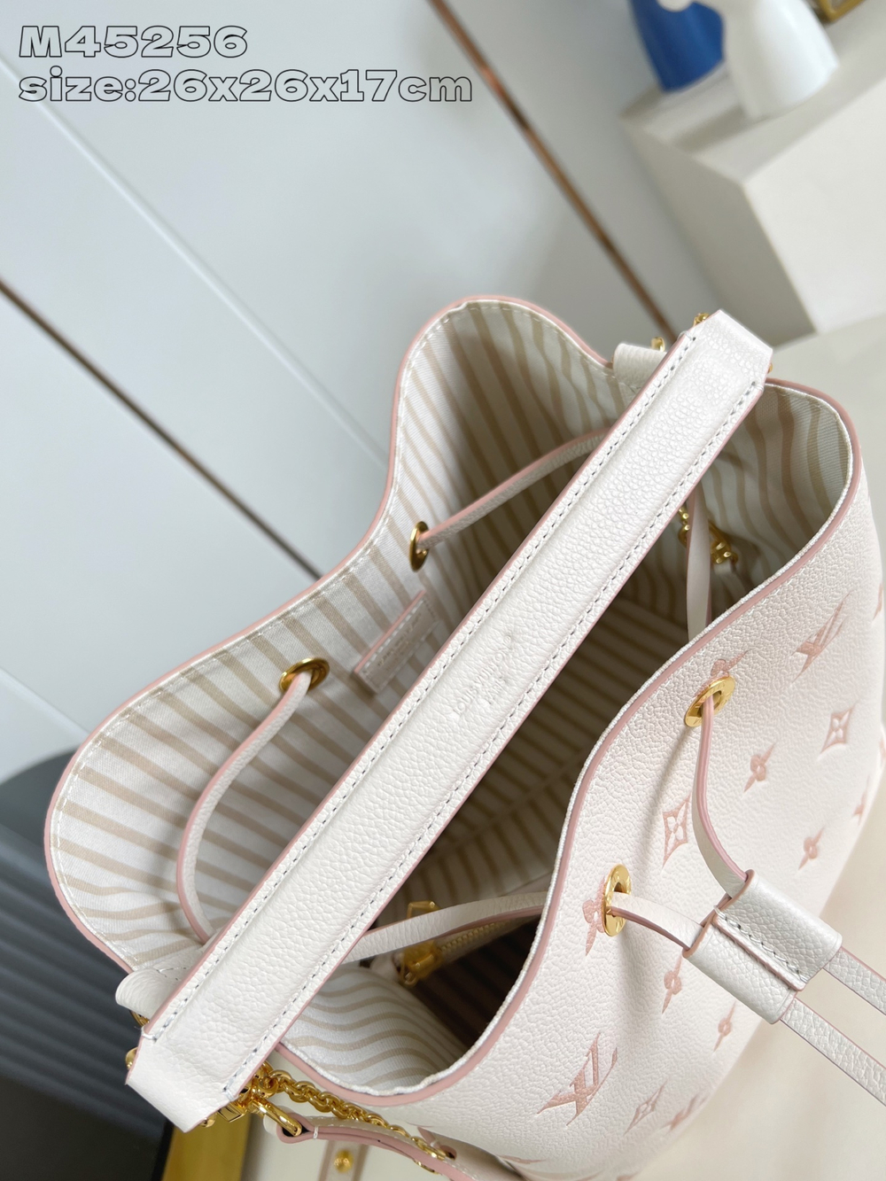 Louis Vuitton NeoNoe MM