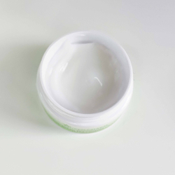 QUEEN CHARM Крем для лица увлажняющий с зелёным чаем и центеллой азиатской 8% Premium Green Tea Centella Cream 30мл