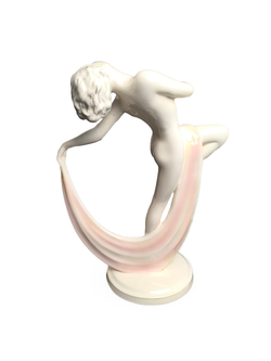 Фарфоровая статуэтка "Танец с лентами" Hertwig & Co