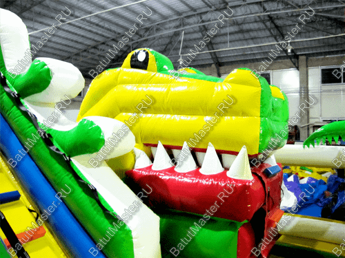 Коммерческий батут "Белый клык" желто-зелёный с механизированной головой, размер 6*5*4 м