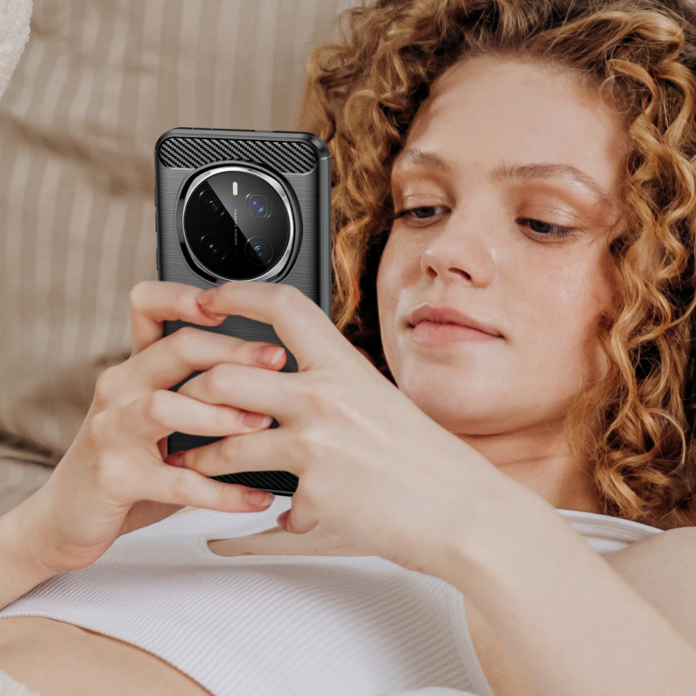 Чехол с дизайном в стиле карбон на Honor Magic 7 Pro, мягкий отклик кнопок, серия Carbon от Caseport