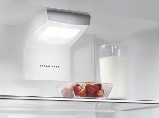 Встраиваемый холодильник AEG SCR 81864 TC