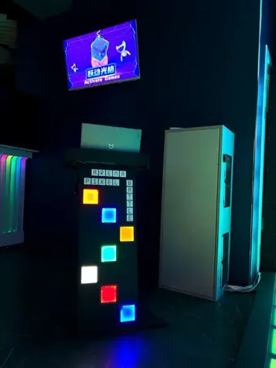 Интерактивный светодиодный пол «Арена Pixel battle»