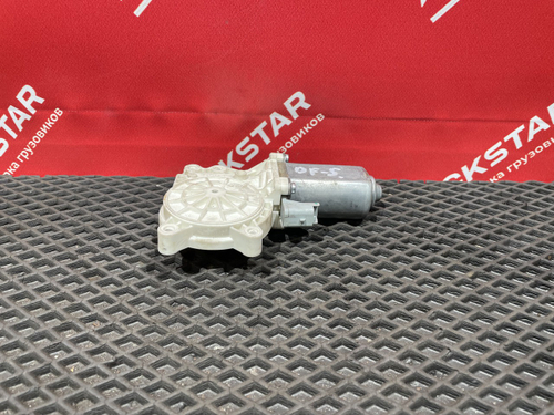 Моторчик стеклоподъемника правый 2023г