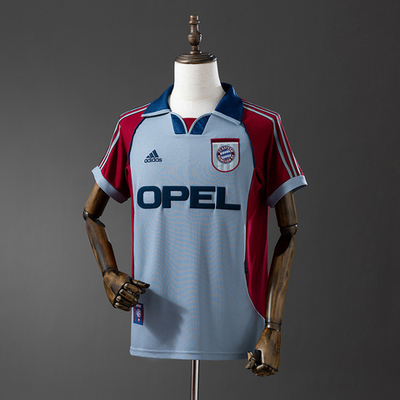 Выездная ретро-форма «Бавария» 98/99