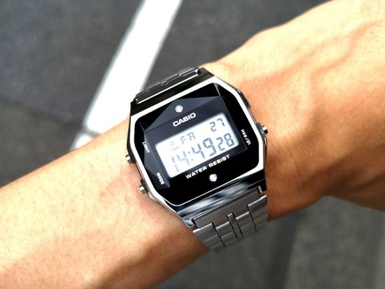 Электронные часы Casio A-159WAD-1D с бриллиантами