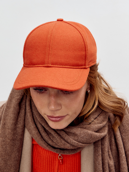 Бейсболка из шерсти