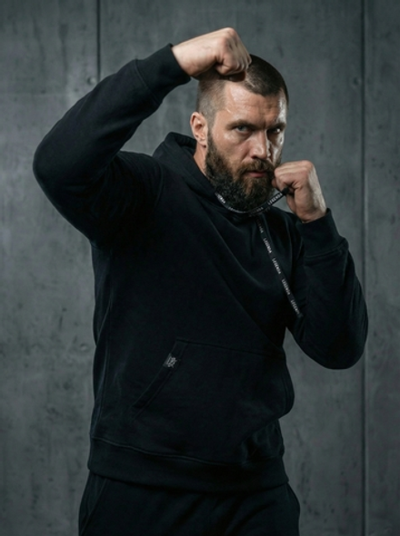 Толстовка с капюшоном и карманом кенгуру мужская LEGENDA Urban чёрная