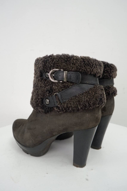 Полусапоги CARNABY на высоком каблуке 39 размер