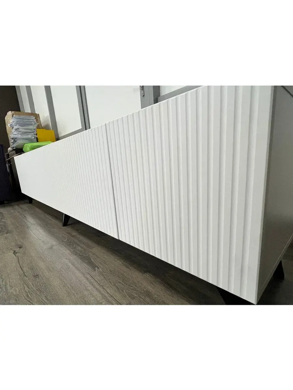 Тумба под телевизор подвесная 240х35х35,8 см