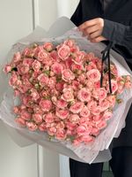 Гранд-букет из нежных, кустовых пионовидных роз