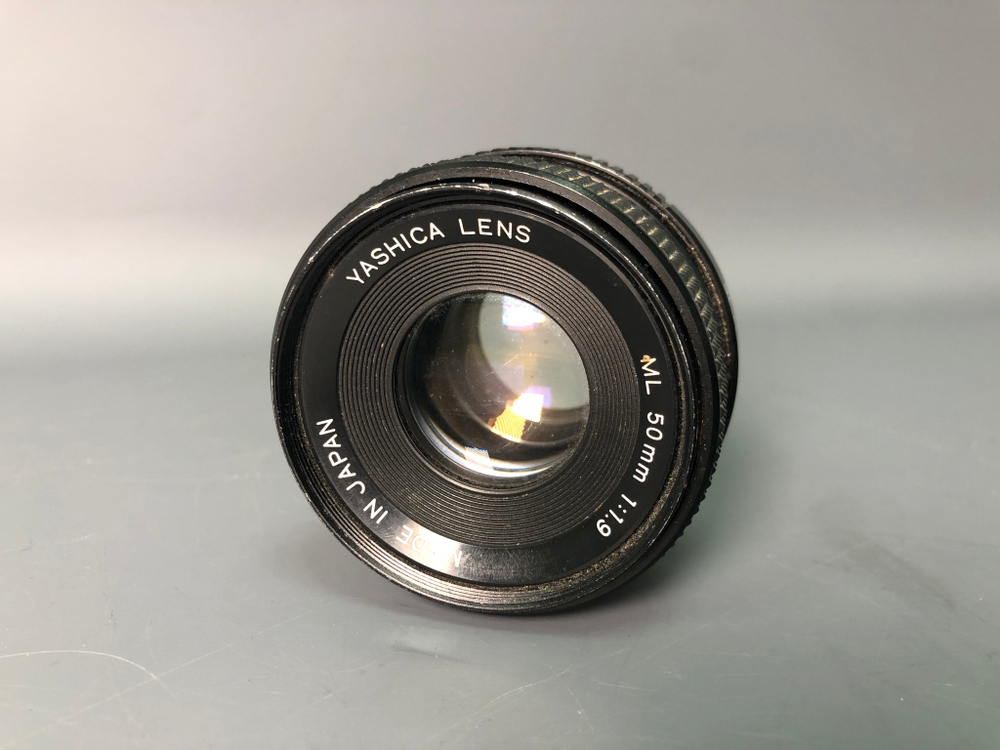 Yashica FX-3 Super + Yashica 50mm 1.9, присутствует плесень.