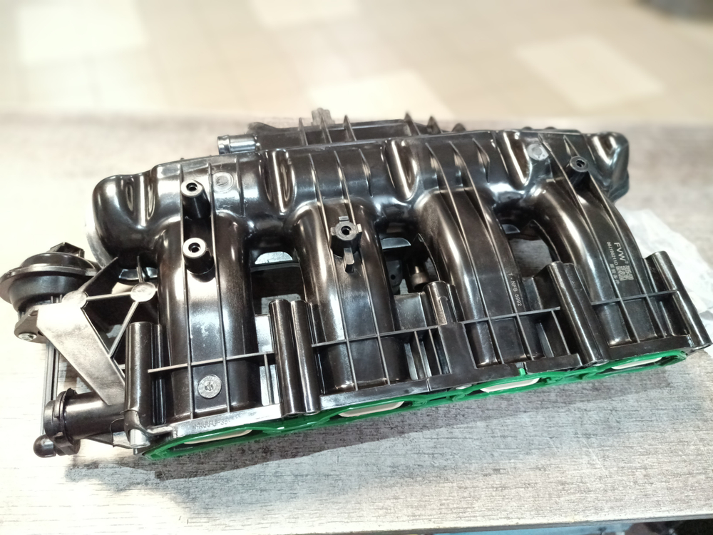 Впускной коллектор Audi A4 VW B8 BZB