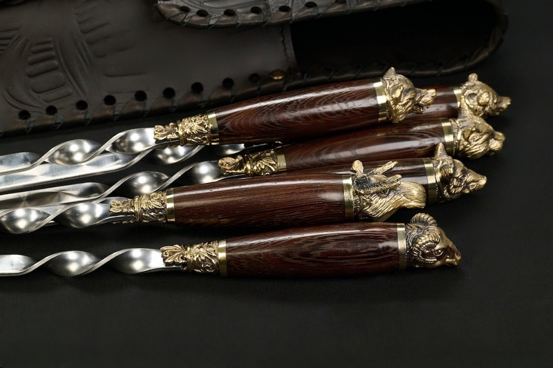 Набор шампуров "Звери Лесные" в чехле из натуральной кожи