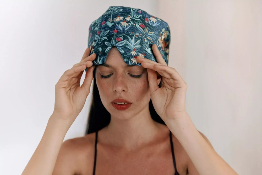 Шелковая широкая маска для сна Шалость