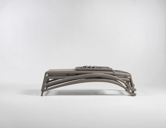 Шезлонг-лежак пластиковый Atlantico тортора Nardi Италия