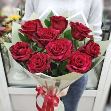 Букет из 9 роз сорта "RED PANTHER"
