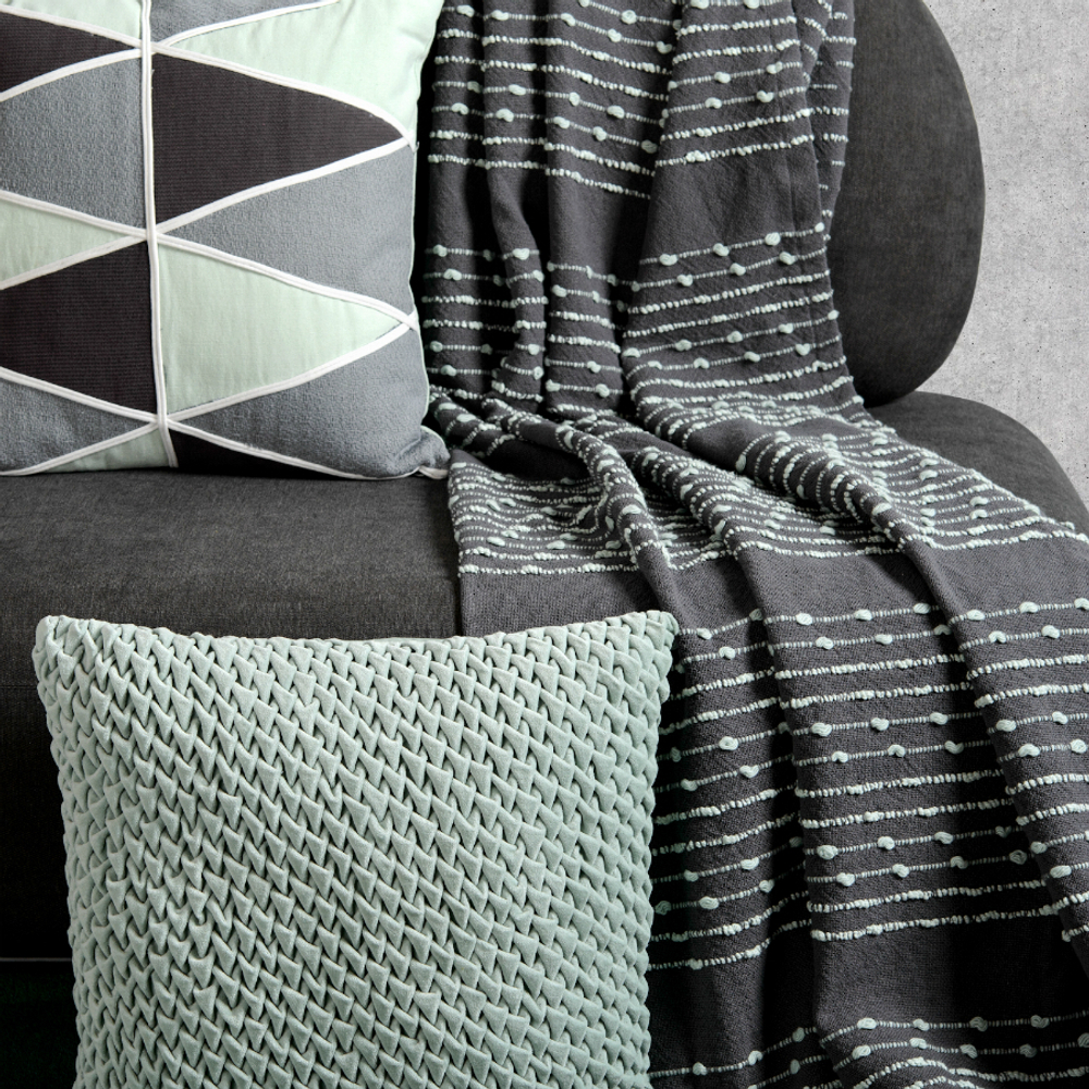 Подушка декоративная бархатная 45х45 Tkano Essential мятная