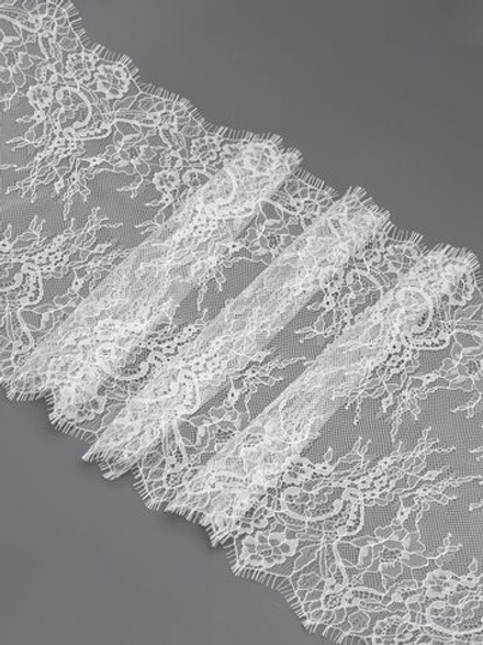 Кружево шантильи теплое белое неэластичное ширина 22 см купон 2.9 м
