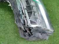 Битая Фара правая Cadillac Escalade 4 (2014-2020) LED