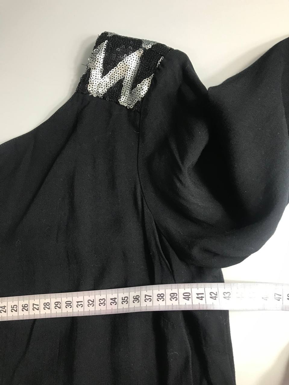 Платье Stradivarius с пайетками, маркировка S, визуально 44 размер