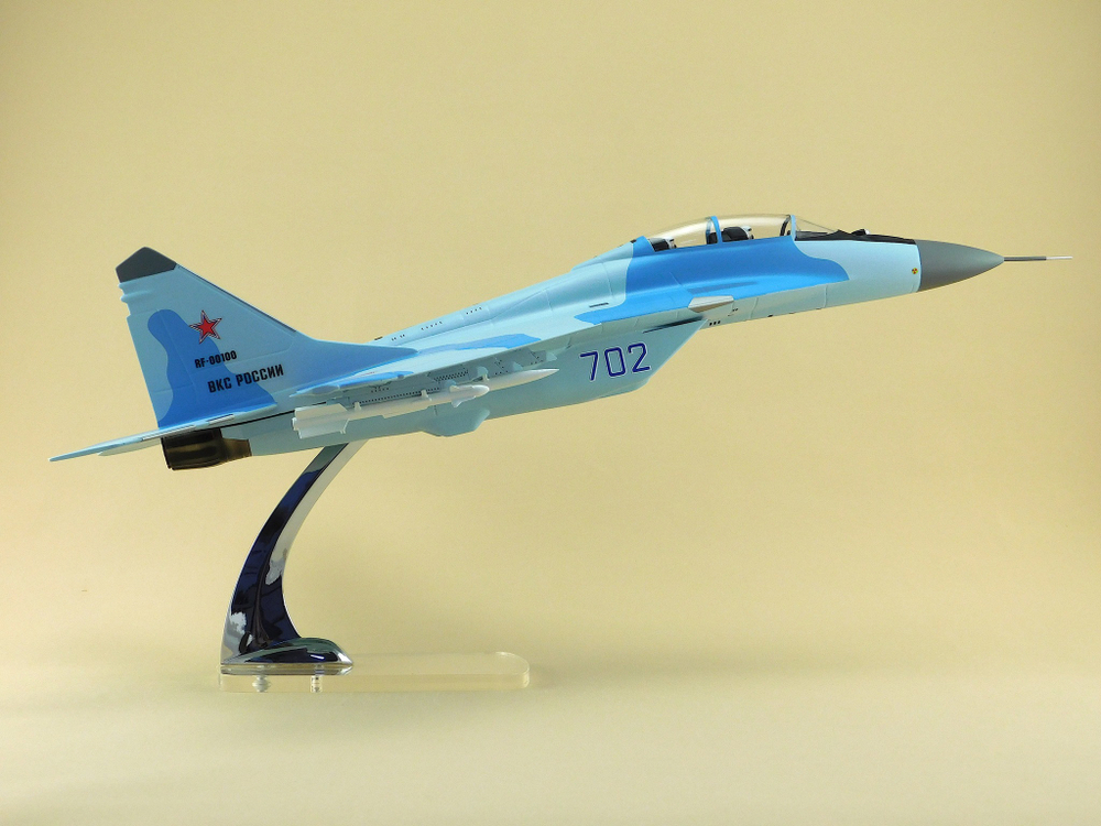 Модель самолета МиГ-35 (М1:32 ВВС России, 702)