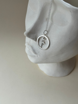 подвеска компас с индивидуальной гравировкой