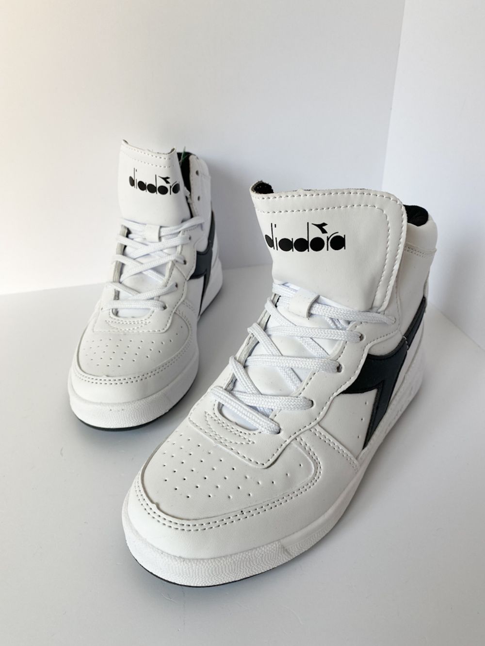 Новые кроссовки Diadora, 33