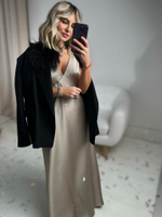 Брошь с черными перьями