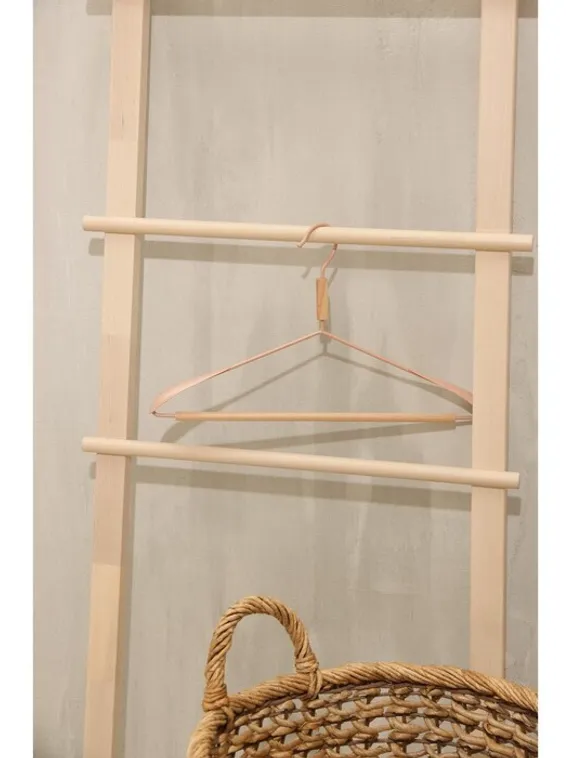 Вешалка для одежды с усиленными плечиками SAVANNA Wood, 42×22×3,2 см, цвет розовый