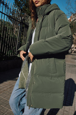 ZARA ВЕТРОЗАЩИТНЫЙ АНОРАК СРЕДНЕЙ ДЛИНЫ ИЗ ПРОРЕЗИНЕННОЙ ТКАНИ, ХАКИ