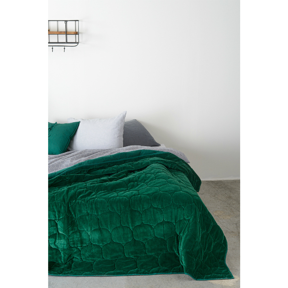 Покрывало стеганое бархатное Хвойное утро зеленое Russian North 230х250 см