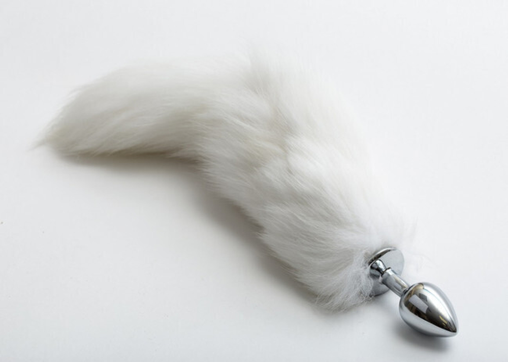 Металлическая анальная пробочка с хвостом снежный барс (Цвет: серебряный с белым)